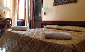 Comfort Hotel Bolivar Roma